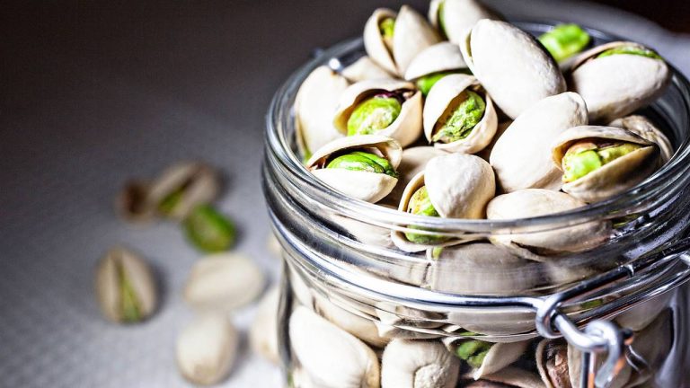 Pistachios source of antioxidants and complete protein